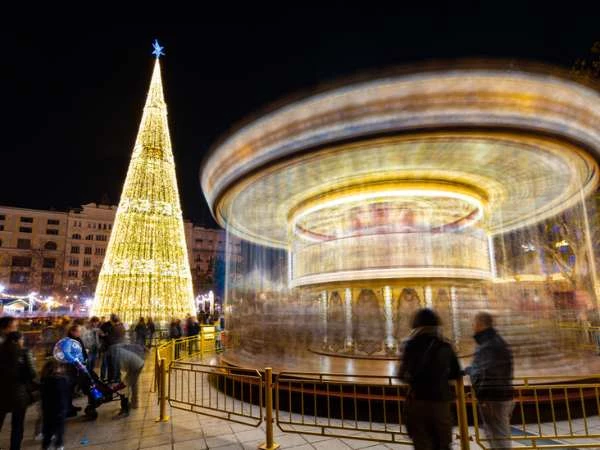 arbol-de-navidad-en-la-plaza-del-ayuntamiento-de-valenciajpg_ine376.webp