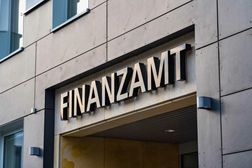 finanzamt-adobestock555595001-48214022jpg_kSJgQU.webp